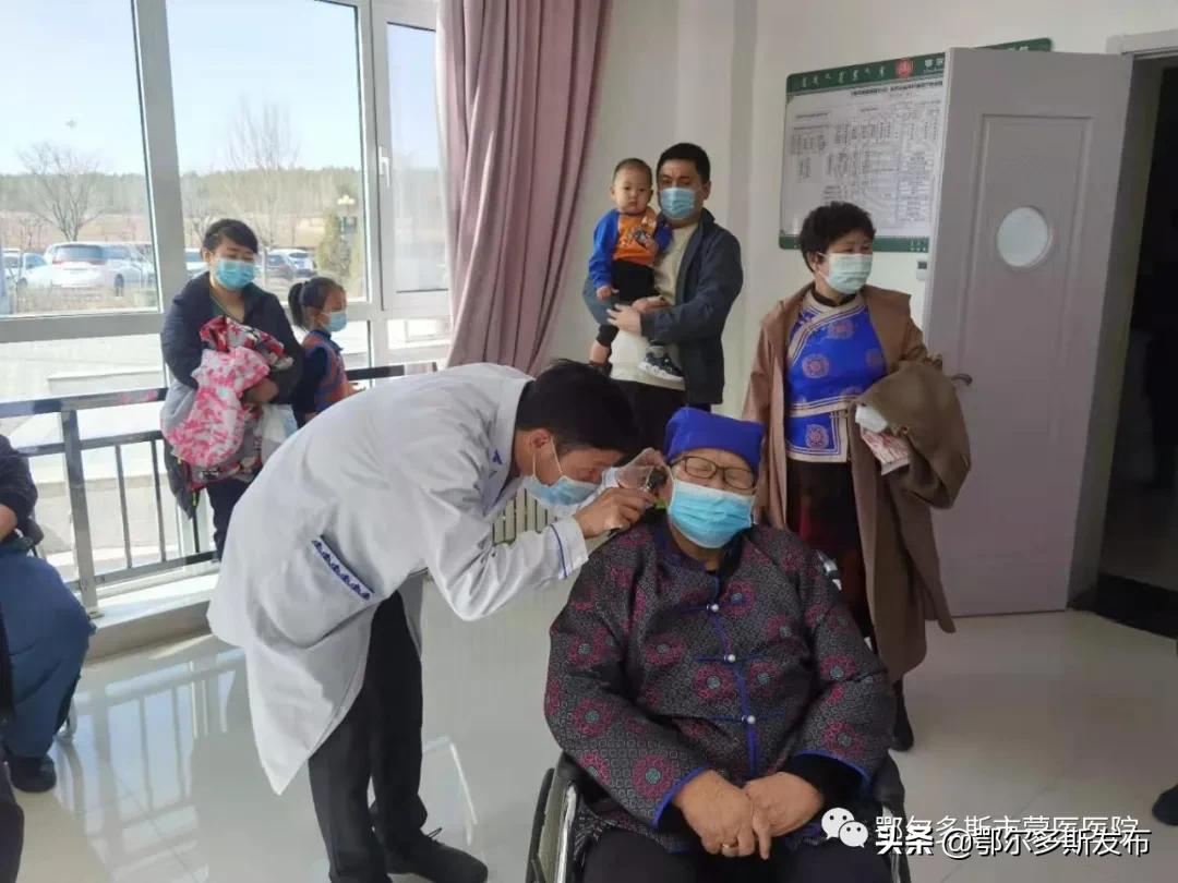 县医院爱耳日义诊,开展爱耳日义诊