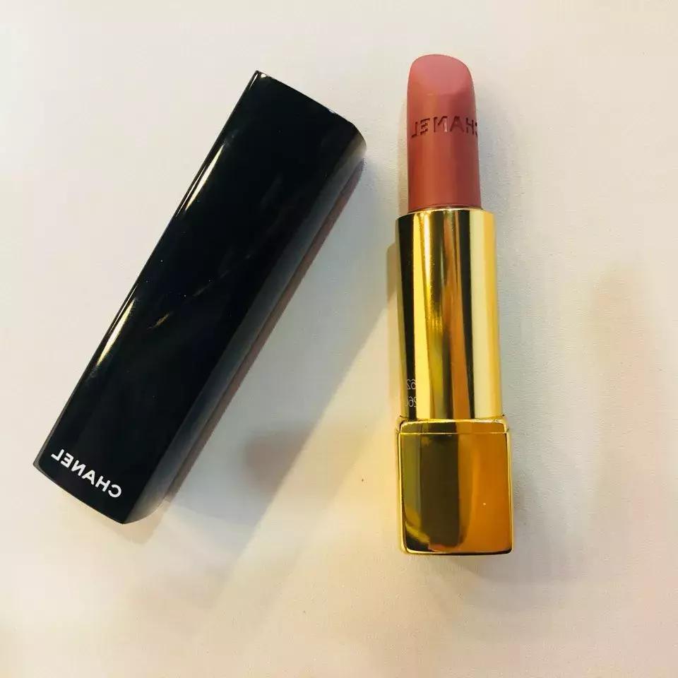 杨幂色和大表姐色口红哪个好看,杨幂用的枫叶色是什么口红