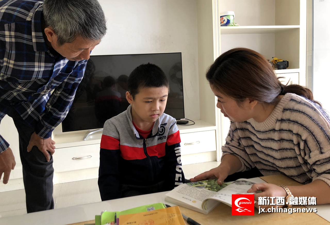 你努力的样子，真的很美-访兴国县红军子弟小学教师王婷