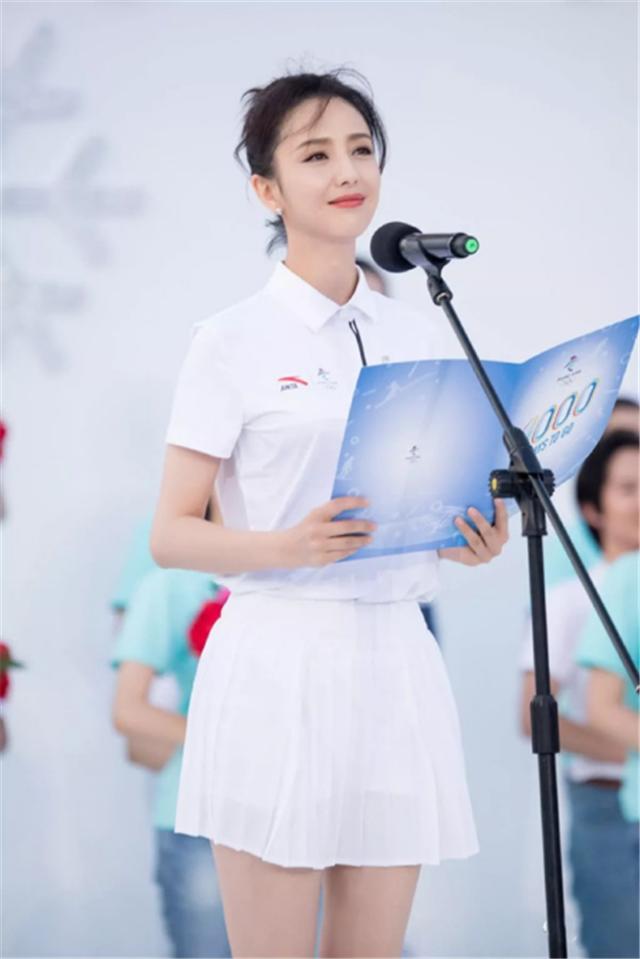 关晓彤百褶裙秋冬,关晓彤同款百褶裙