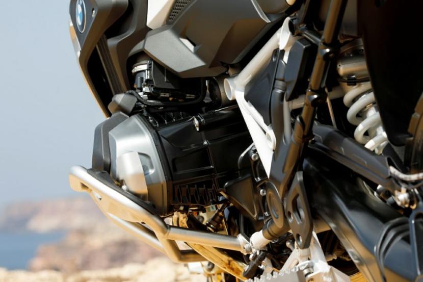 宝马r1250gs拉力版与探险版区别,宝马拉力摩托车为什么叫gs