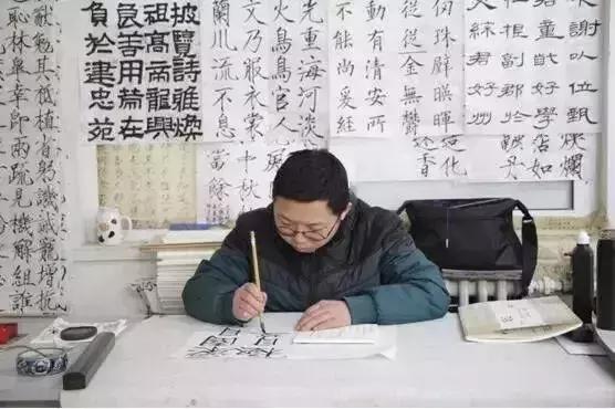 气哭专业画家，画画10年还不如保安大叔，流浪大爷，食堂大姐？