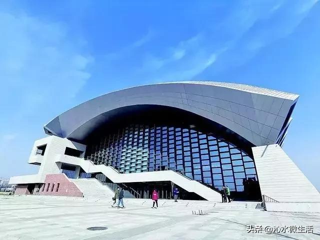 红凤巢玉如意……吸睛的二青会场馆，各个皆风景