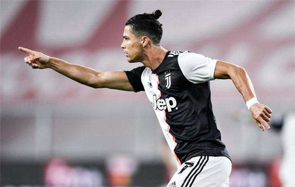 c罗700球梅西多少球,17岁的梅西和c罗到底多强