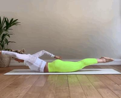 五个瑜伽动作14天拥有迷人少女背,想要撩人美背就练这6式瑜伽