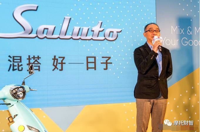 铃木新复古踏板saluto几个颜色,铃木1万左右新款踏板