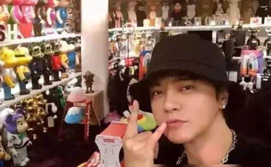 欧阳娜娜穿的潮鞋,欧阳娜娜穿潮鞋