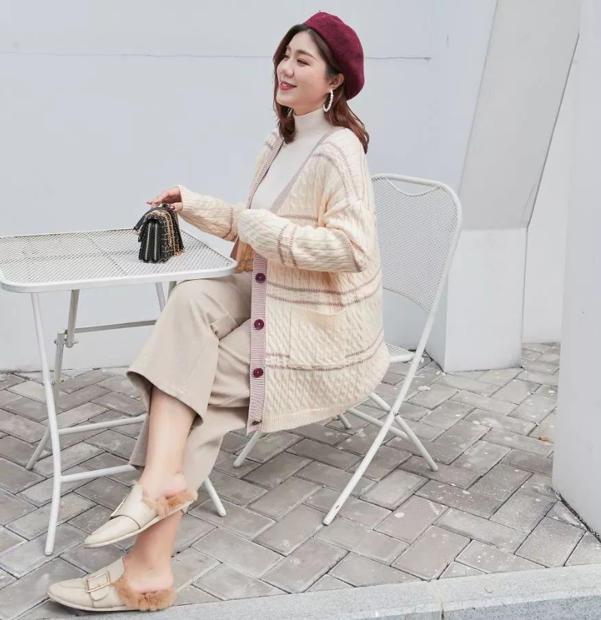 胖人穿毛衣怎么搭配显腿细,胖人穿好看的毛衣