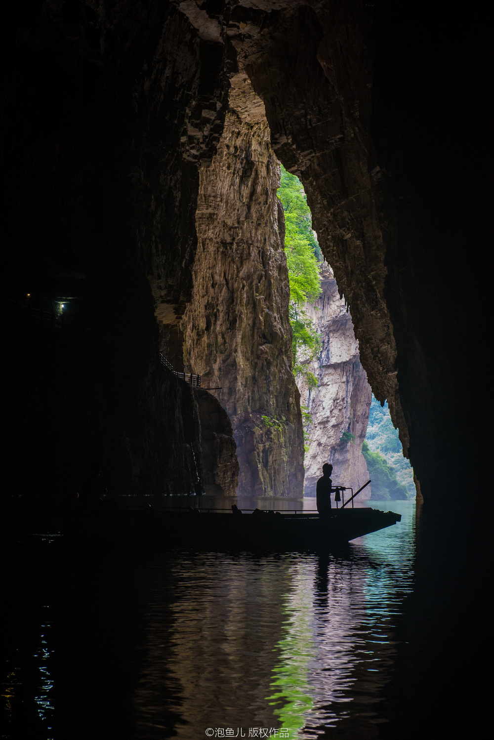 贵州织金县：一个织金洞，一道宫保鸡丁如何能够留住游客？