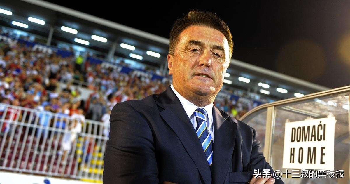 致敬那些逝去的足坛传奇,这些年逝去的足球传奇