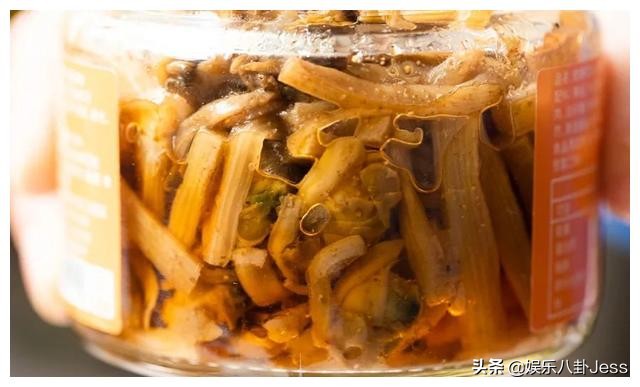 在李佳琦直播间买零食，是个划算的选择吗？