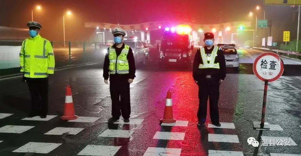 昨夜风雨中，温县路口那一抹“警察蓝”让人无比安全、暖心！