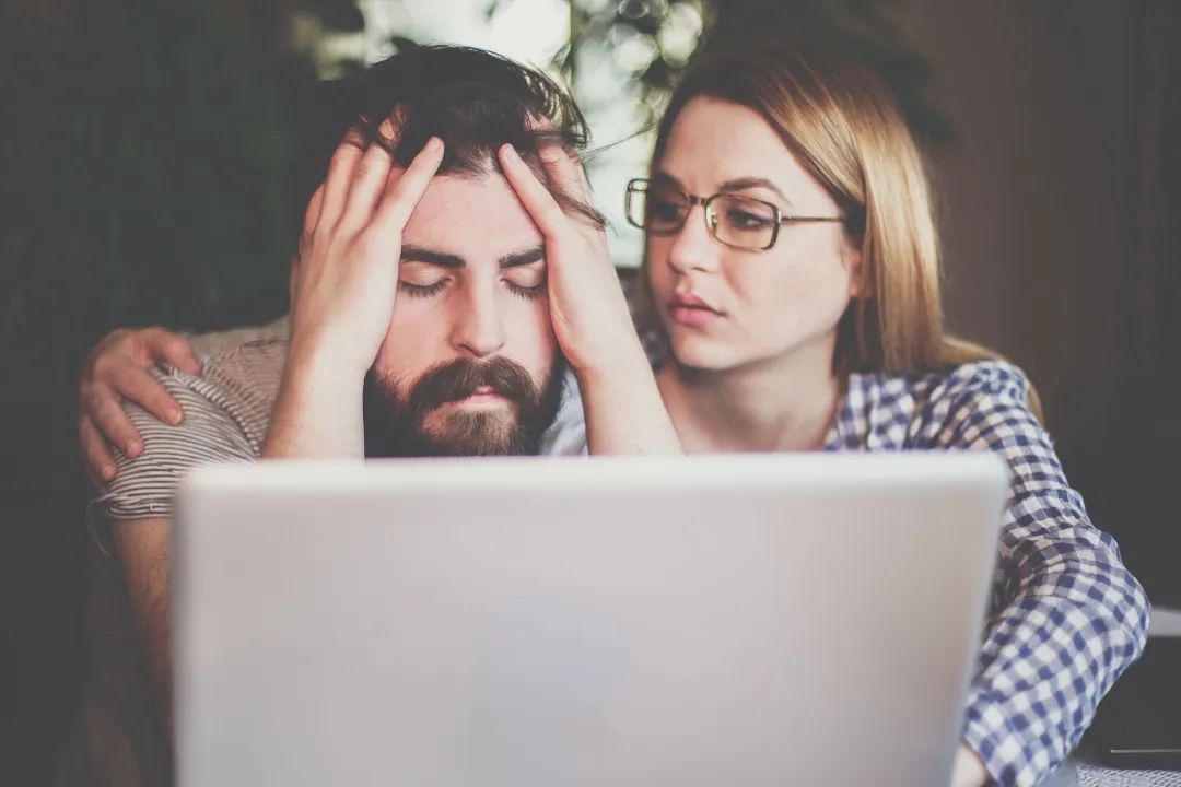 中学宣传栏称贞洁,中学宣传栏称贞洁女子后代聪明