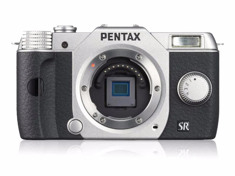 现在入门微单比高端单反强吗,便宜的微单不如单反