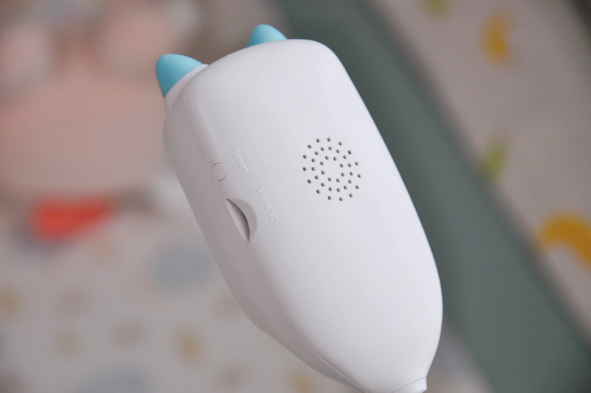 帮你随时随地、无时无刻的陪在宝宝左右，xiaovv婴儿监护器