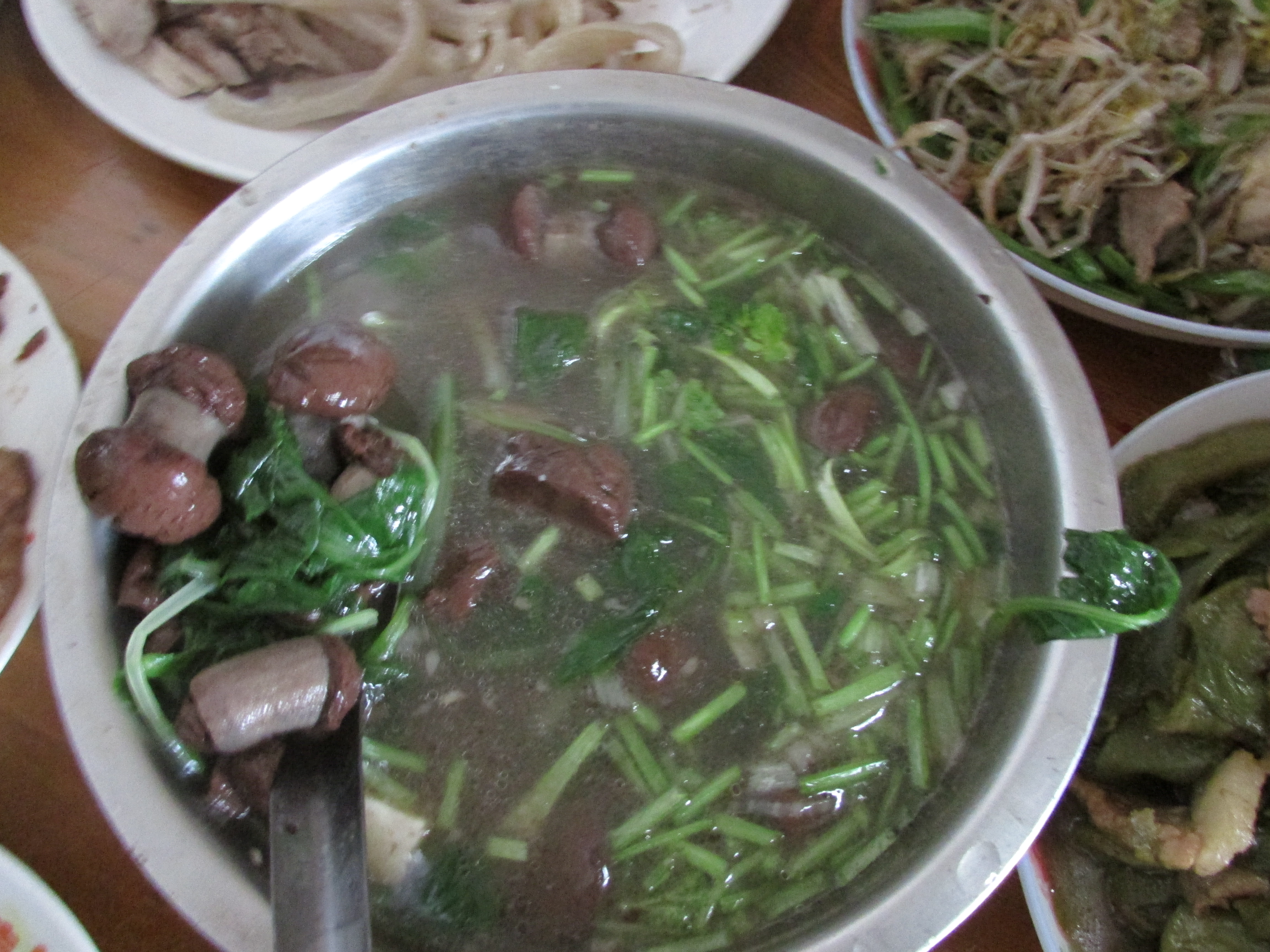 东北杀年猪来吃猪肉,老东北杀年猪