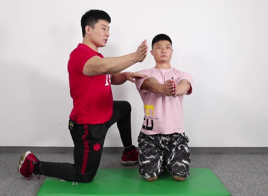 哺乳期两边胸大小不一样怎么调整,女性胸左右大小不一样怎么矫正