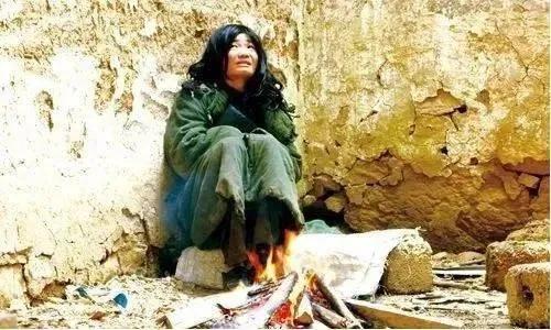 不等不靠不怨不惧是什么意思,一个人最好的活法就是淡定和认命