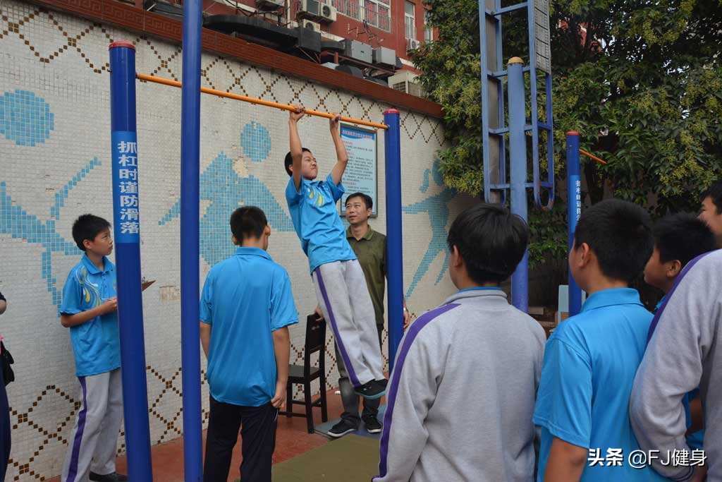怎么练引体向上零基础学生,初中生一个月引体向上训练计划