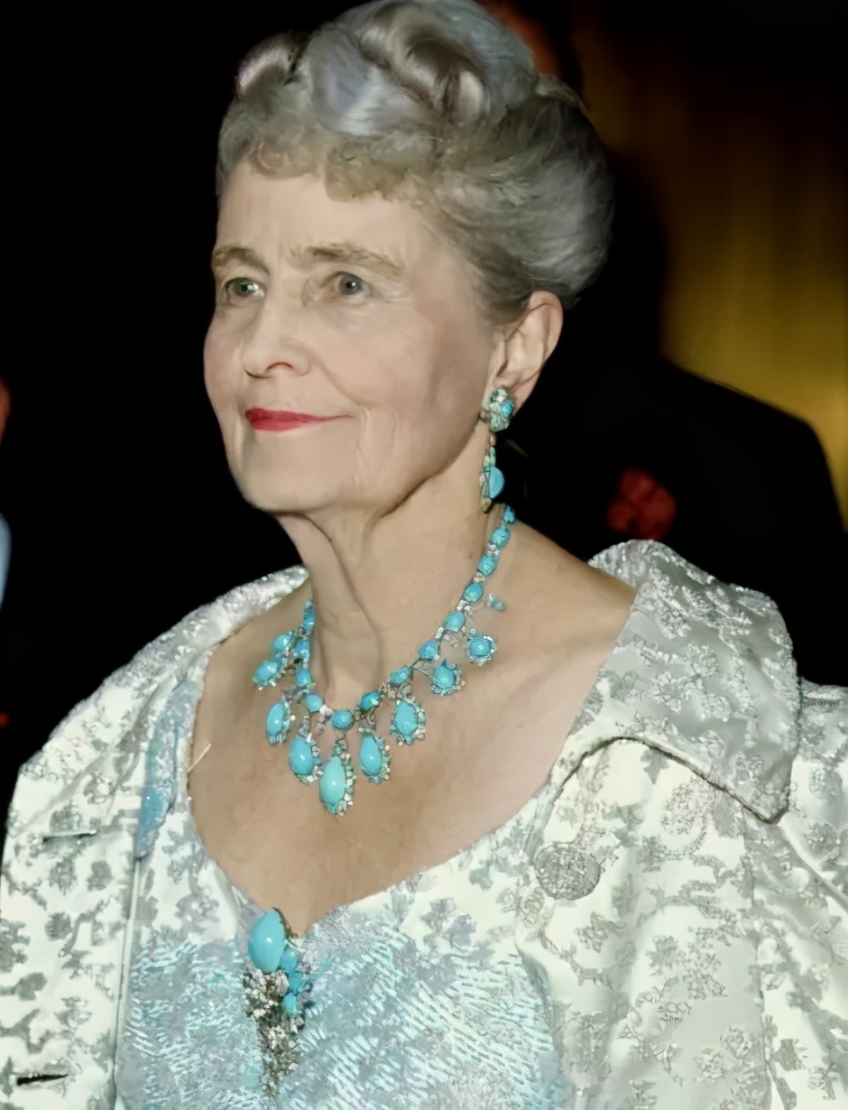 特朗普为三任美女老婆买大钻戒,可比竞选总统“认真”多了