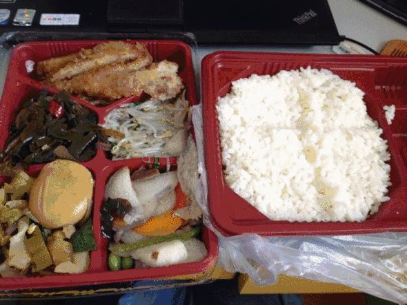 微波炉爆炸导致脸部严重受伤,微波炉加热鸡蛋爆炸一男子失明