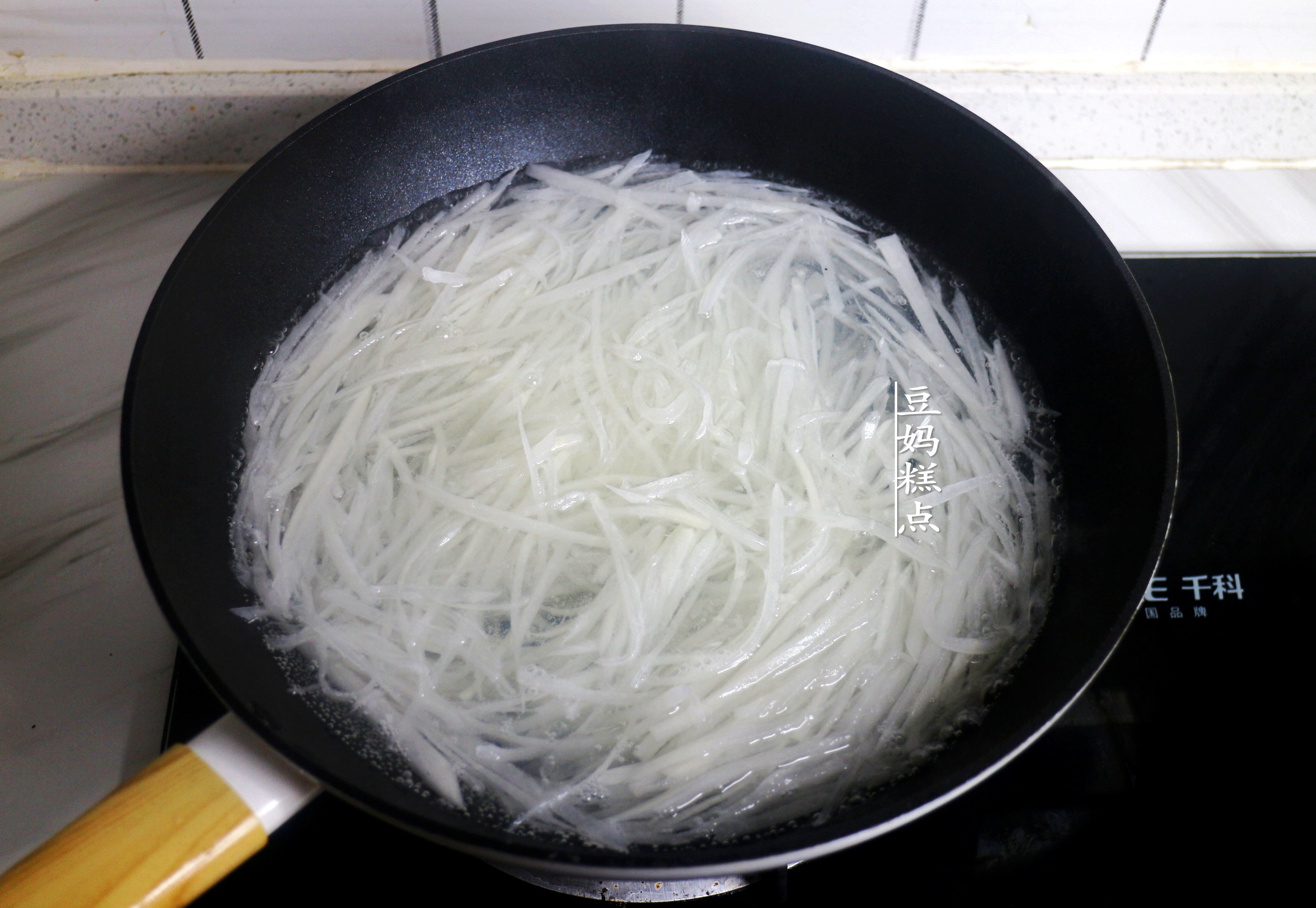 白萝卜素馅怎么调最好吃,白萝卜馅素馅最正宗的做法