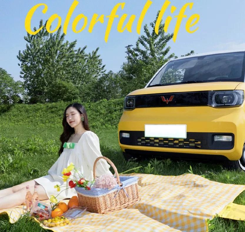 精致女孩的包包里装什么呢,精致女性的包包里藏着多少小秘密