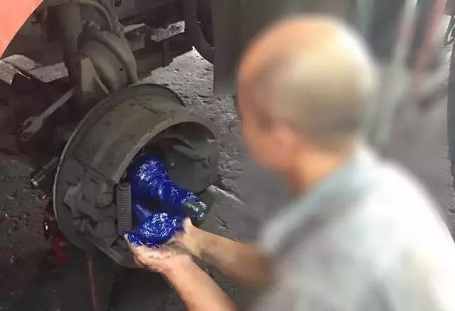 卡车免维护轮毂轴承,卡车轮胎轴承维护保养视频