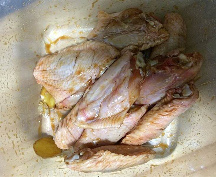 这样做的炸鸡翅蒜香浓郁,脆皮炸鸡翅原来这么好吃