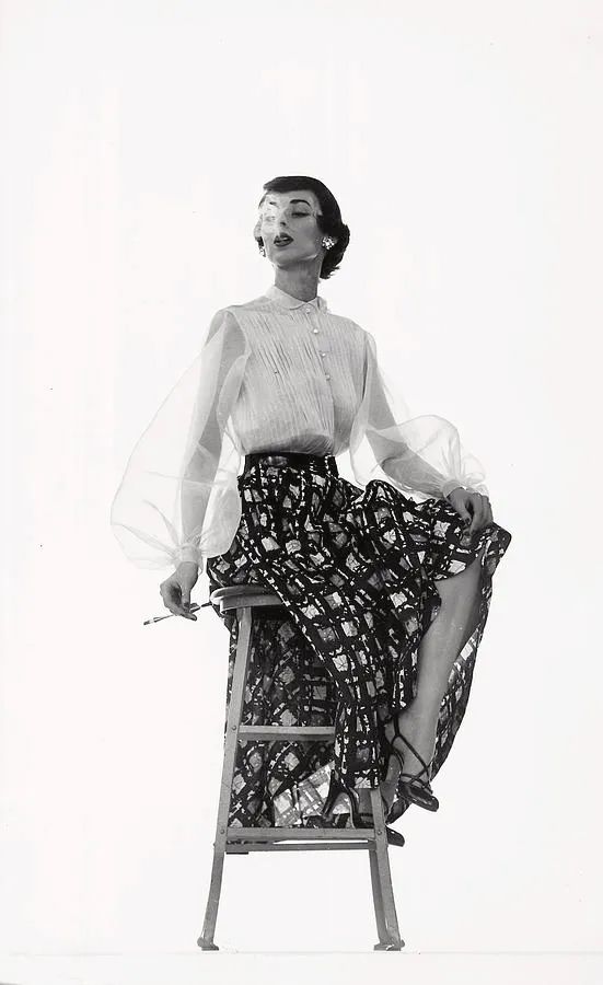 会修飞机的绝代超模，自己开公司，为何最终在小餐馆度过余生？