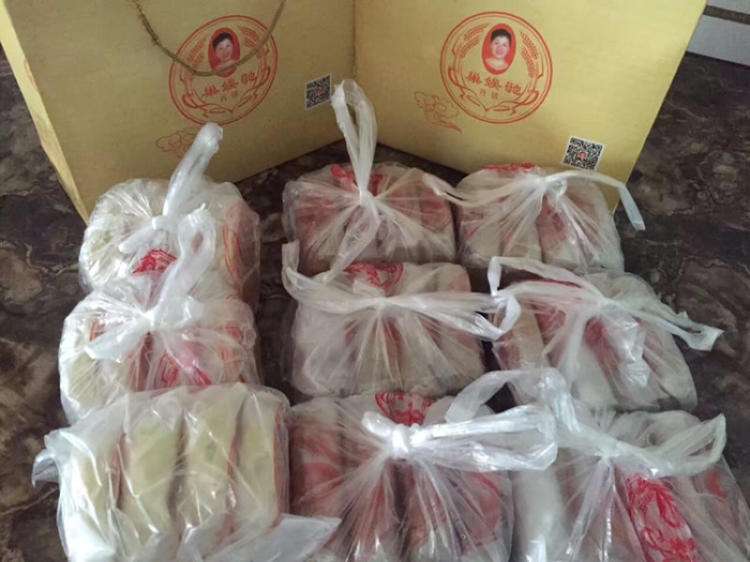 长沙巢娭毑月饼黄牛抬价销售调查,长沙月饼巢娭毑价格
