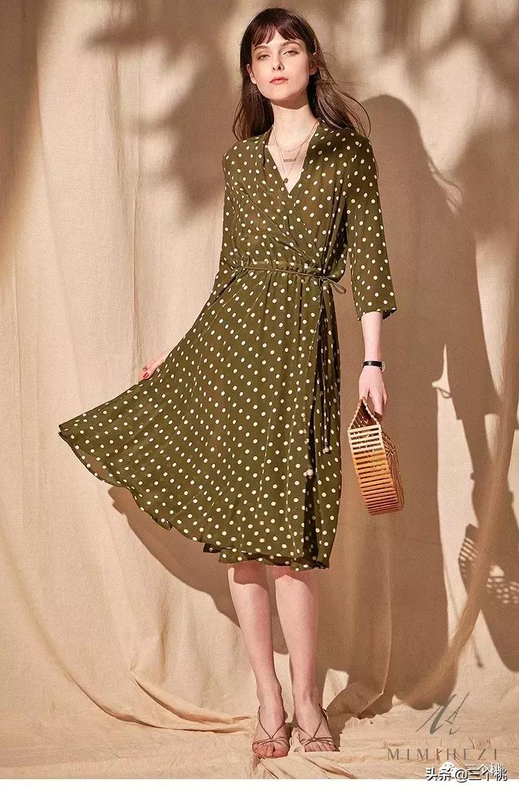 风衣、西装、花裙子……春天来了，这10件值得买！‖桃子购物车