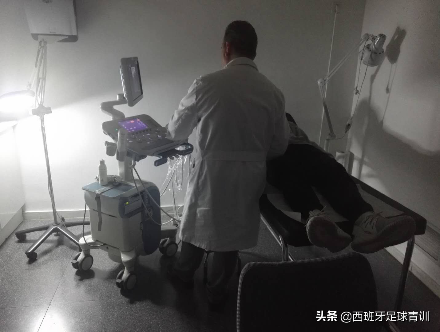 中国足球伪职业化的三个观点,中国足球的看法和建议手写