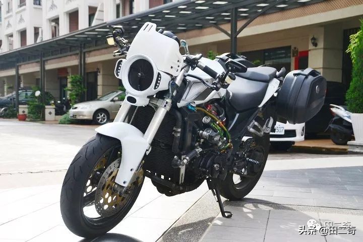 19款SYM新车发布，搭载ZXR400引擎，超炫涡*大轮**灯指纹启动