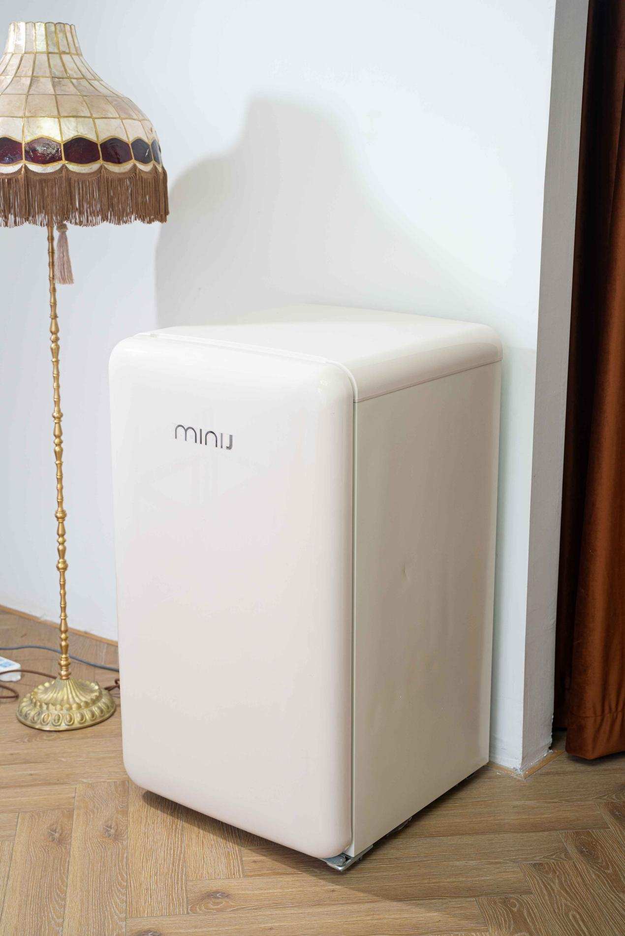 真的是太后悔了,现在才用上独居神器小吉复古冰箱