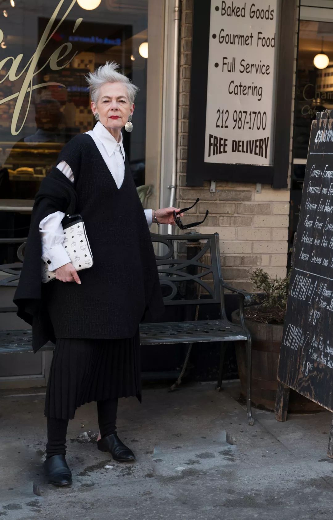 日本52岁单身阿姨选美夺冠,52岁日本主妇荣获选美冠军