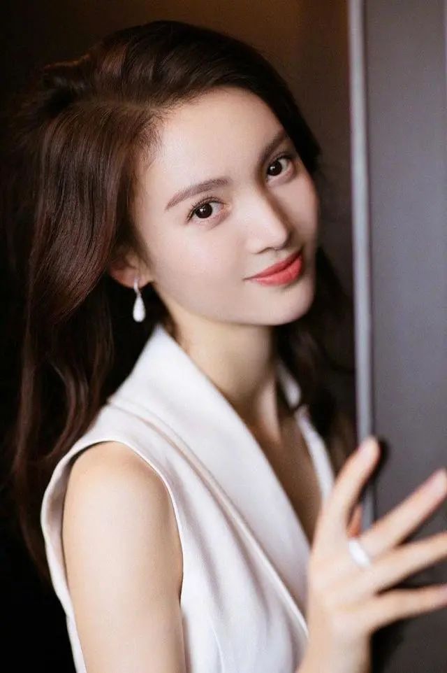 金晨北舞校花照,曾经的北舞校花金晨进了娱乐圈