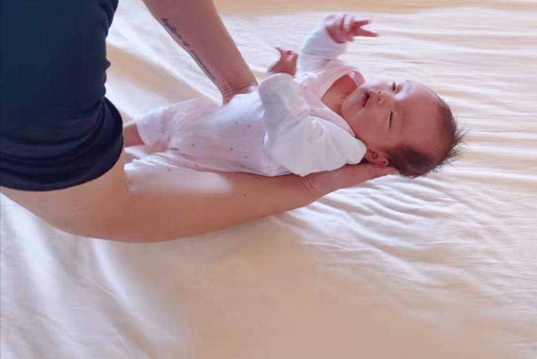 一般宝宝多大就不用拍嗝了,婴儿多大就不用拍奶嗝了