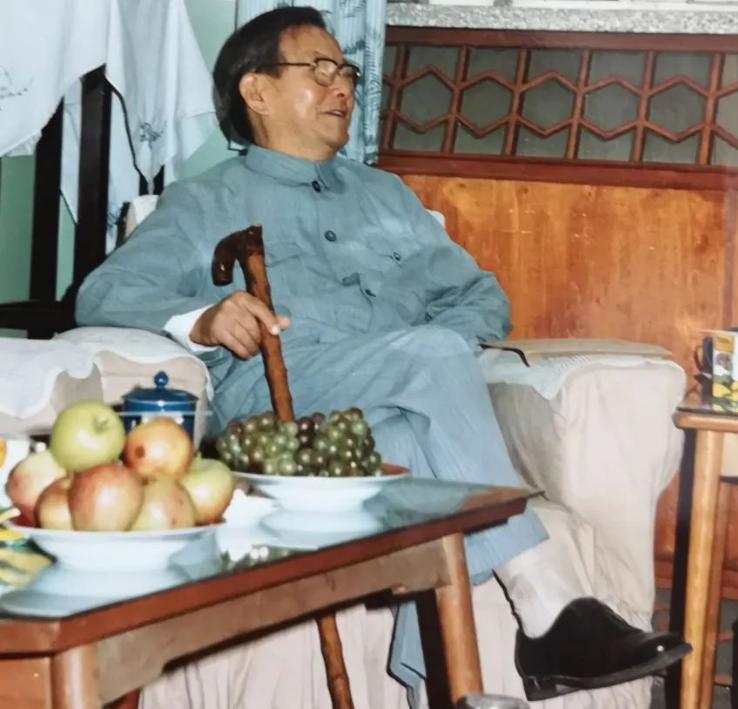 1954年，犹太人把浓缩铀卖给中国，周总理下令：验明真伪