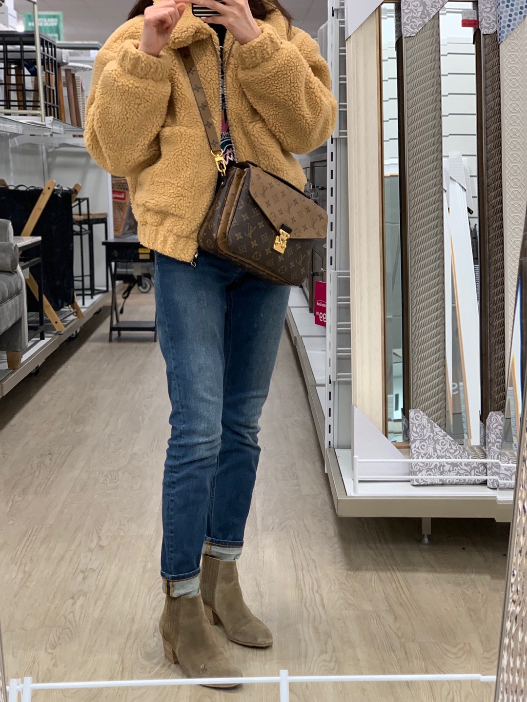 今年流行的lv包包款式,正品lv女包经典款louisvuitton多少钱