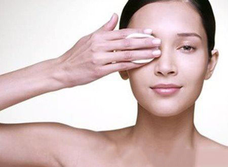 睡觉不卸妆的危害有哪些4步教你卸掉脸部妆容