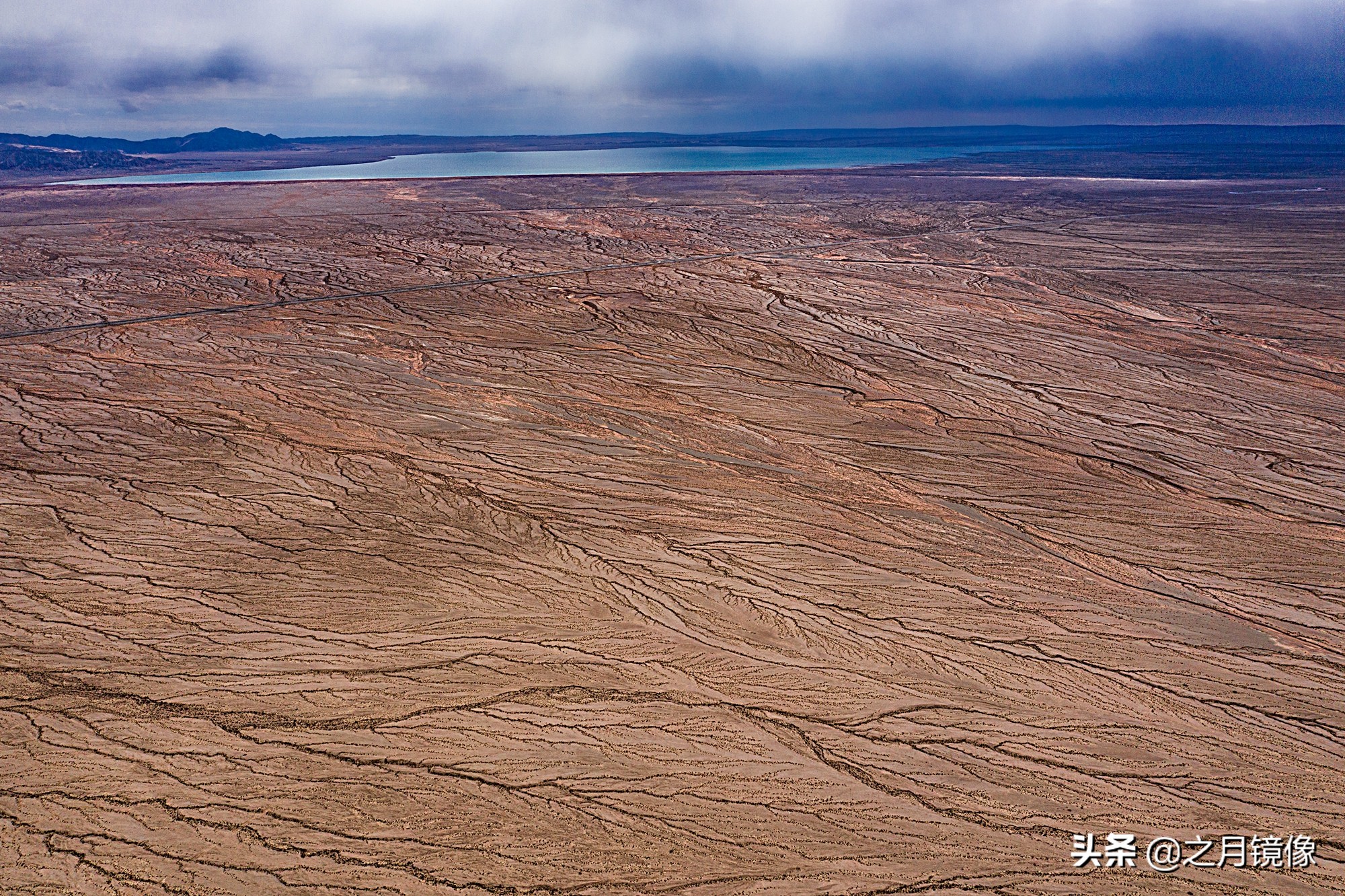 大柴达木湖和大柴旦翡翠湖,大柴旦翡翠湖在柴达木盆地