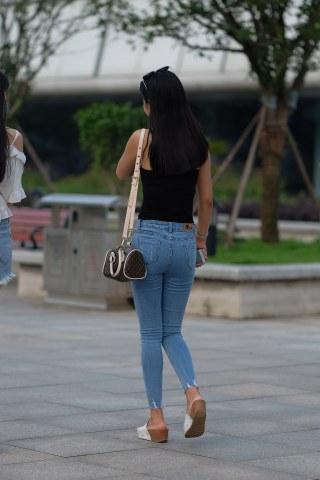 前妻住公婆家不走怎么办,二婚老公前妻经常住婆婆家正常吗