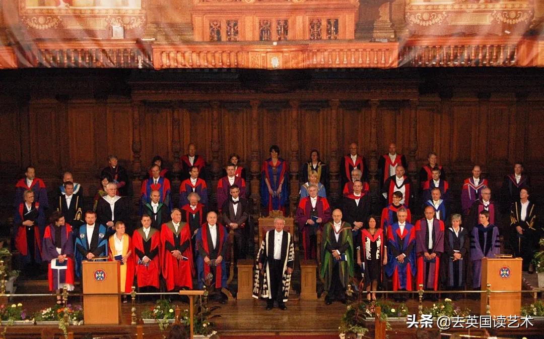 他以一己之力，让UAL的毕业典礼变成“女装大佬”的异装盛会