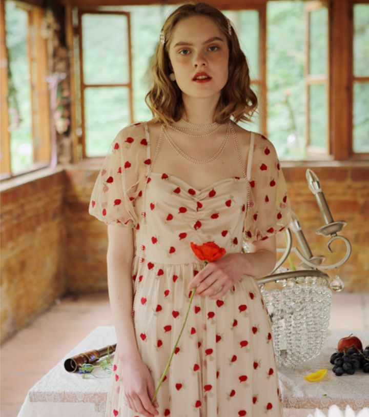 不想穿那些网红卖的衣服?感觉不上档次?也不想选奢侈品?