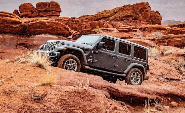 牧马人撒哈拉和卢比肯区别黑色,牧马人卢比肯和撒哈拉哪个更舒服