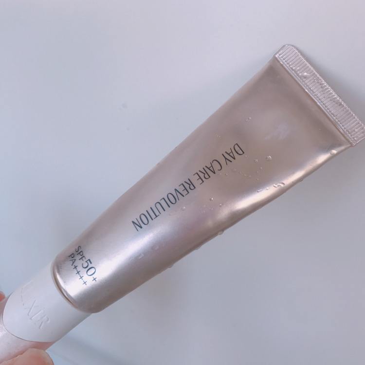 油皮适合用什么护肤品，吃土踩雷这些你一定要知道