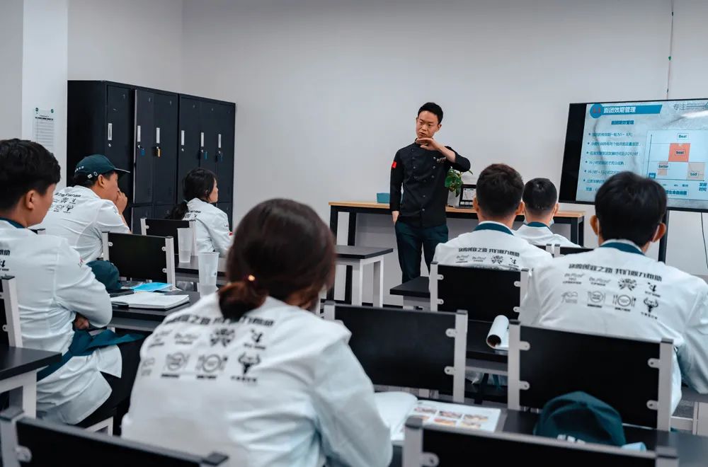 夏天面团室温放一夜会发酵吗,夏天面团控温加冰水吗