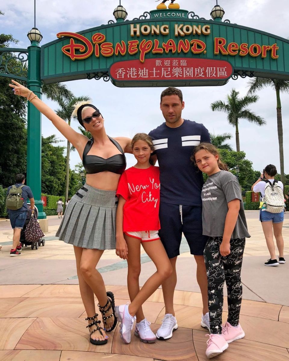 广州富力外援40岁娇妻风韵犹存，身材性感火辣，一般人难享之*福艳**