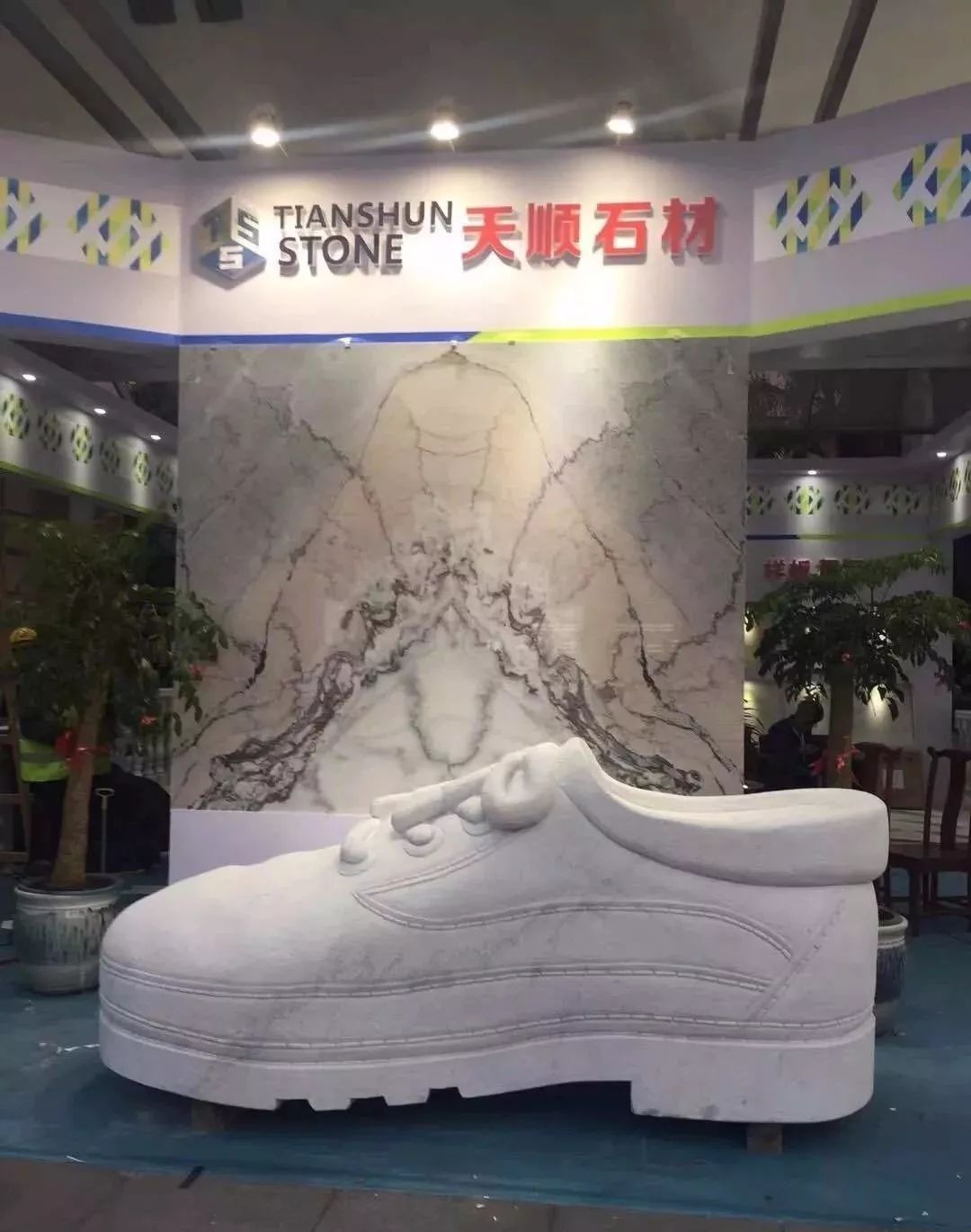 产业｜华南有白玉！贺州天然大理石鞋雕走出广西，走向世界！